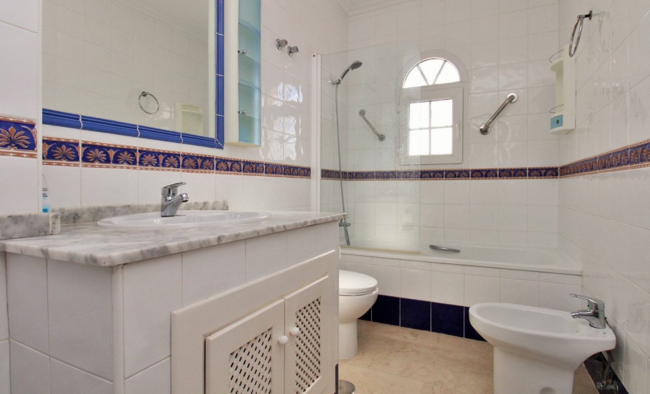 Revente - 2. Town house - Orihuela Costa - Villamartín