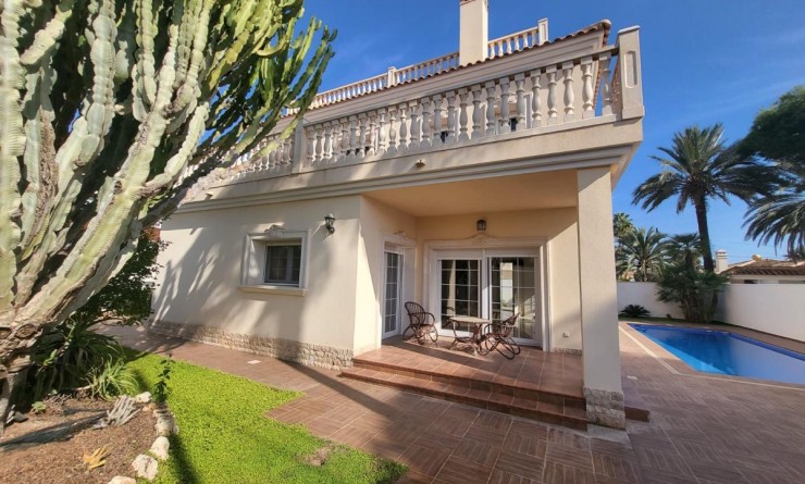 Revente - Villa - Cabo Roig