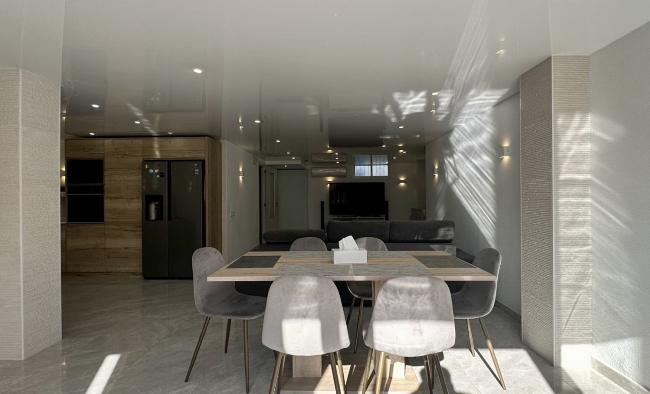 Wederverkoop - Detached villa - Orihuela Costa - Los Dolses