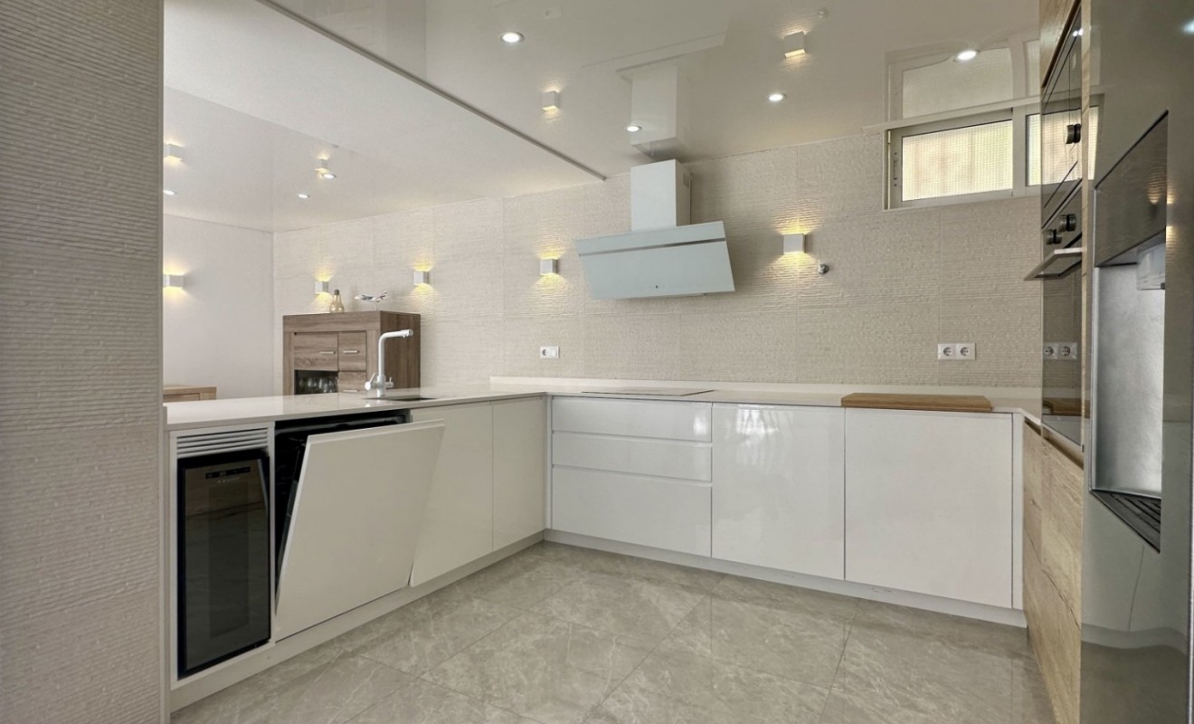 Wederverkoop - Detached villa - Orihuela Costa - Los Dolses