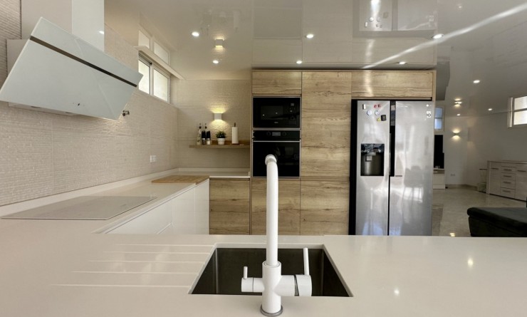 Wederverkoop - Detached villa - Orihuela Costa - Los Dolses