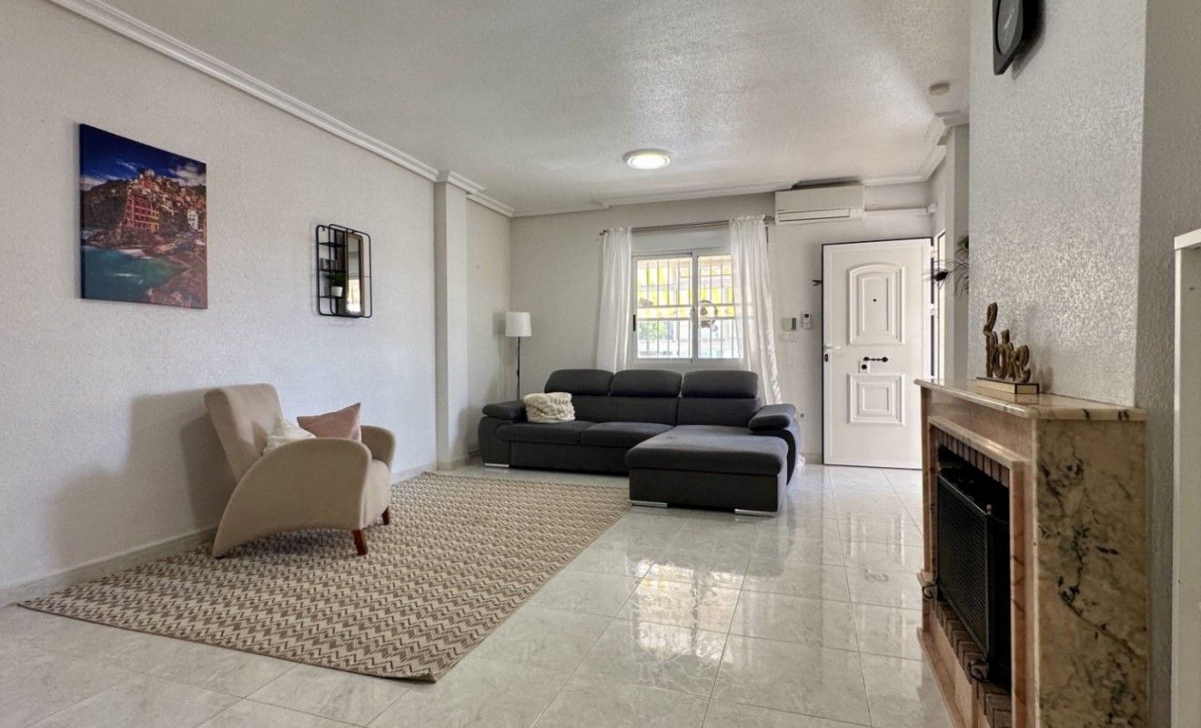 Wederverkoop - Detached villa - Orihuela Costa - Los Dolses