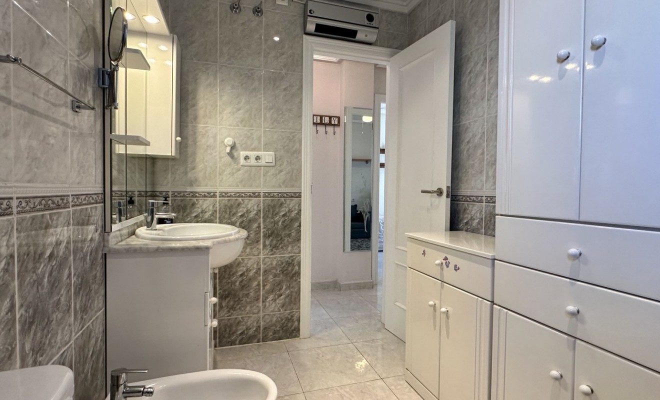 Wederverkoop - Detached villa - Orihuela Costa - Los Dolses