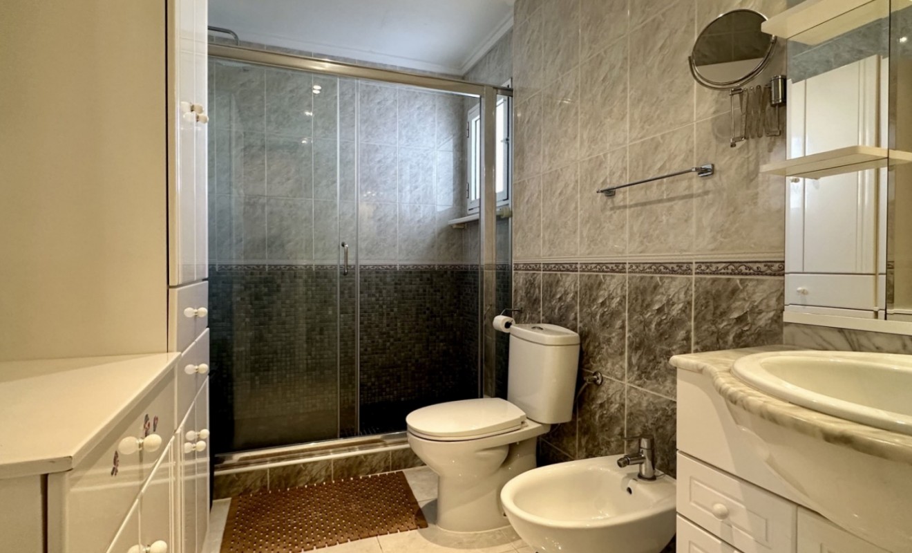 Wederverkoop - Detached villa - Orihuela Costa - Los Dolses