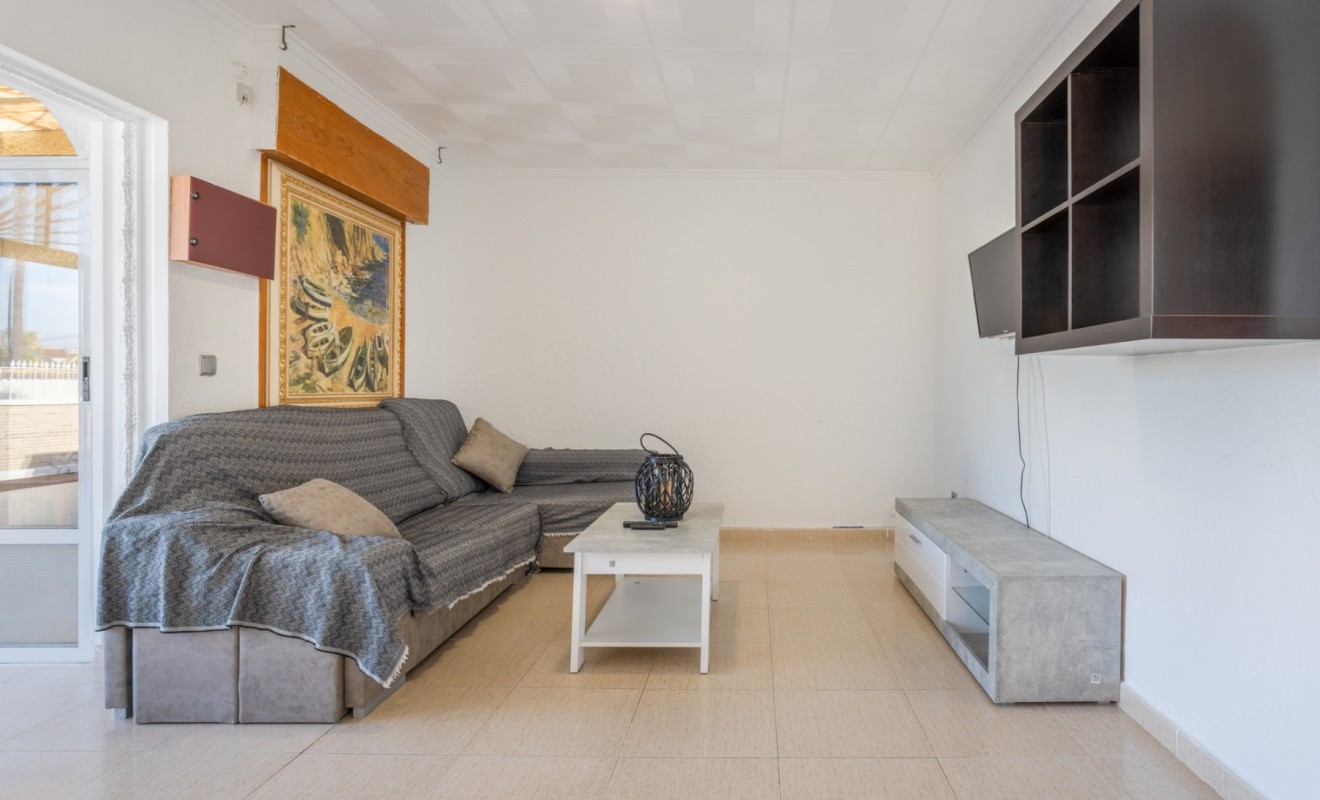 Sale - Detached villa - Torrevieja - Urbanización San Luis