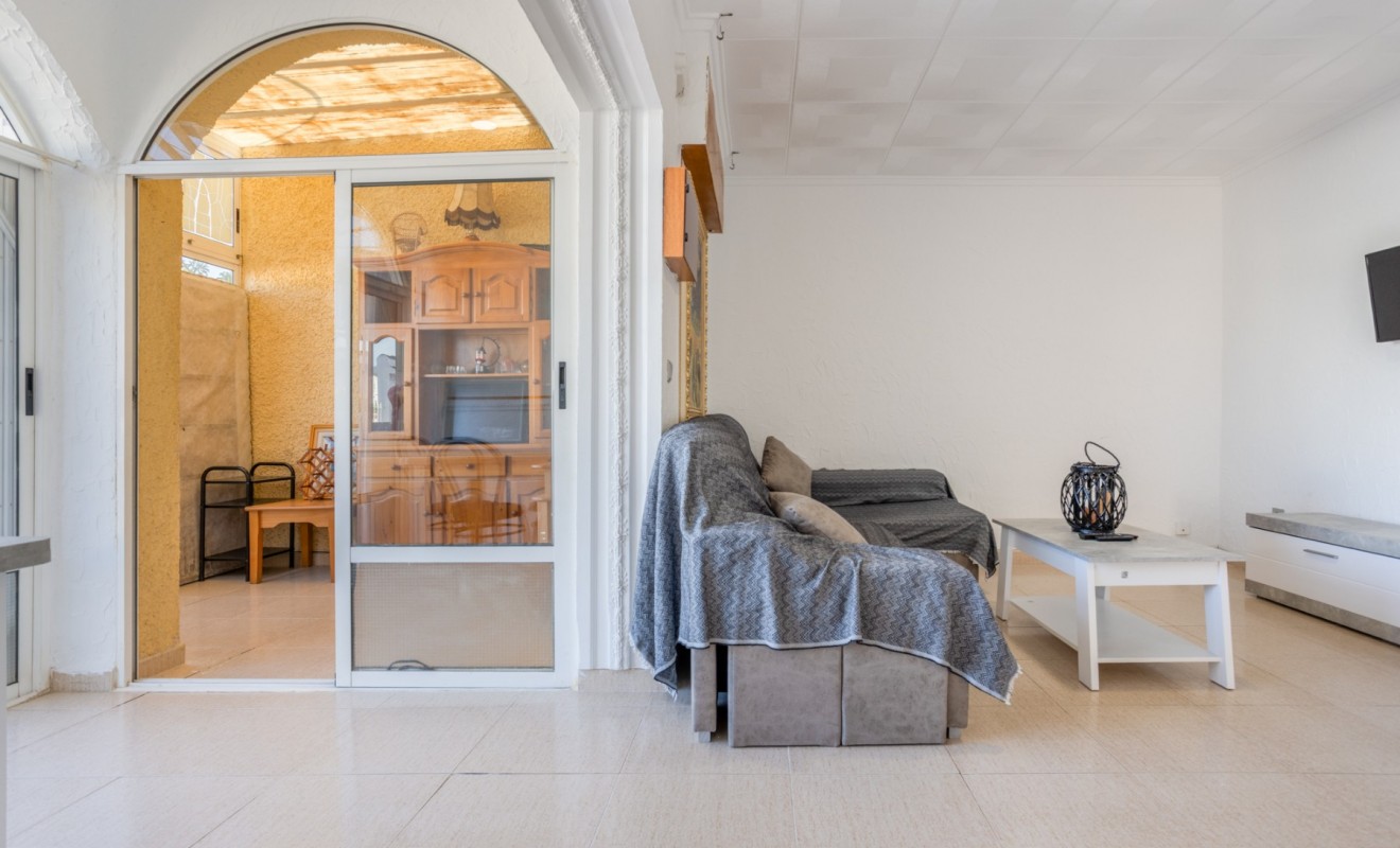 Sale - Detached villa - Torrevieja - Urbanización San Luis