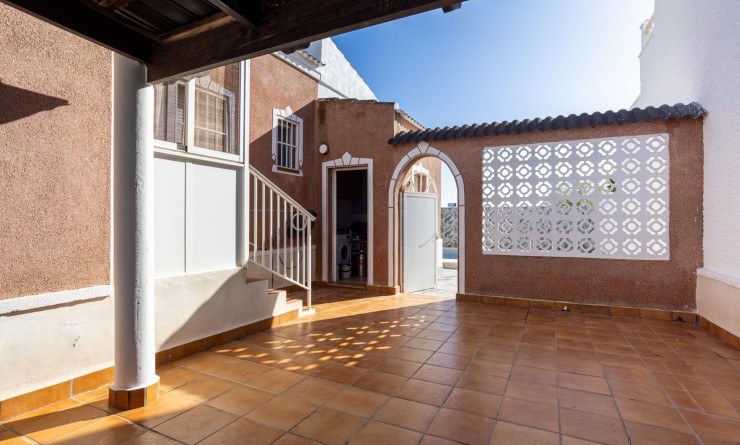 Sale - Detached villa - Torrevieja - Urbanización San Luis