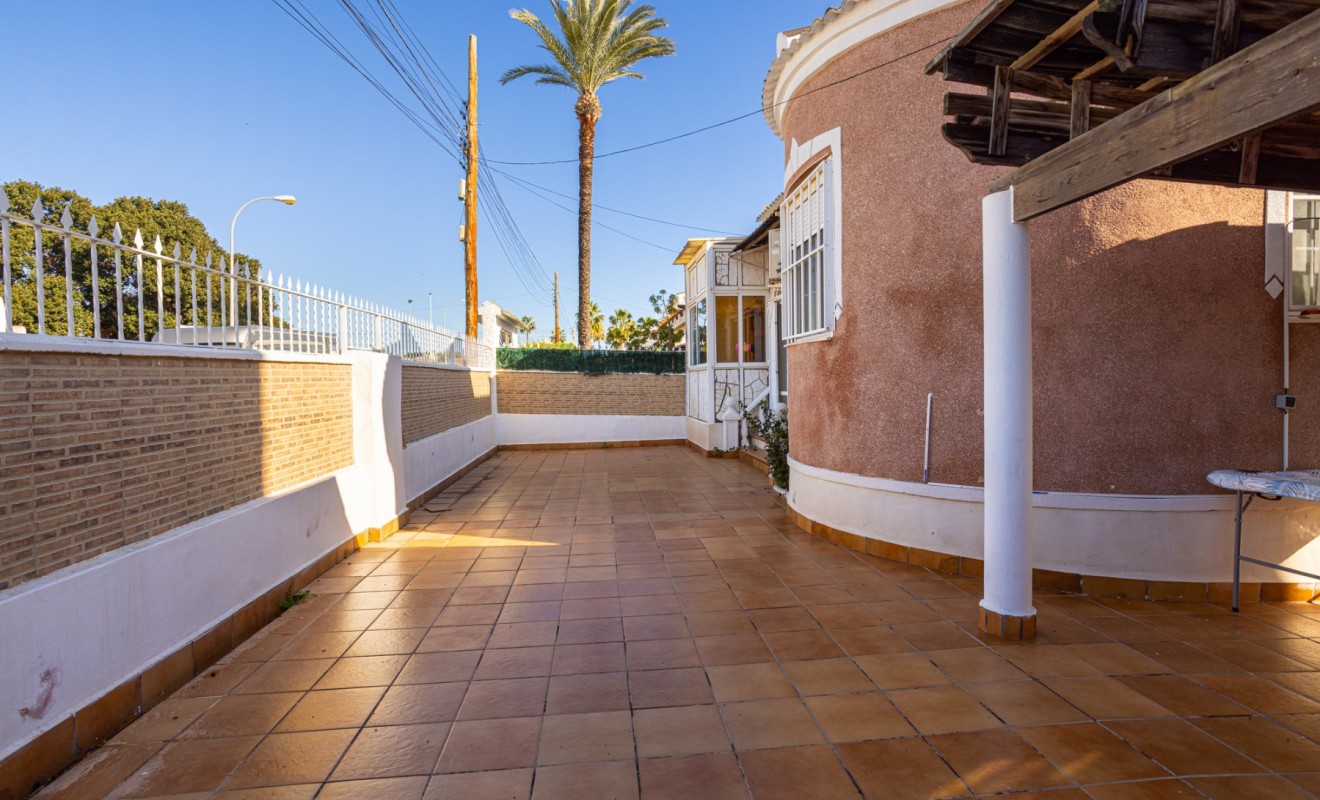 Sale - Detached villa - Torrevieja - Urbanización San Luis
