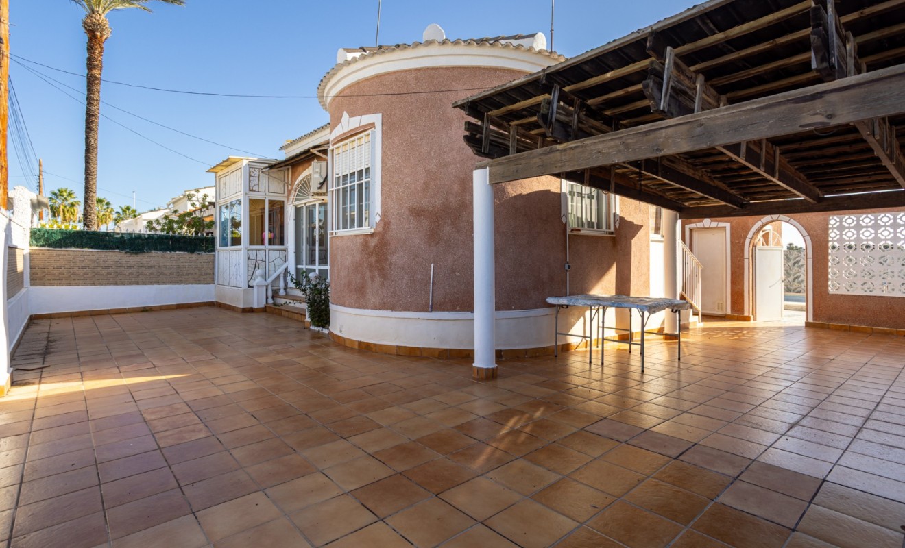 Sale - Detached villa - Torrevieja - Urbanización San Luis
