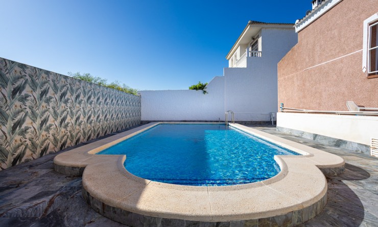 Sale - Detached villa - Torrevieja - Urbanización San Luis
