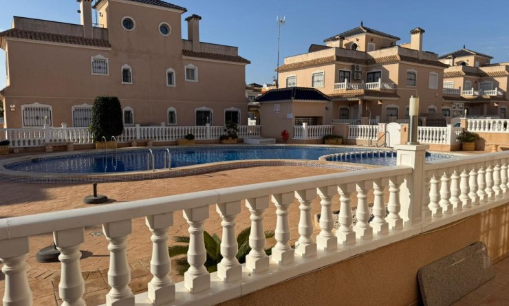Sale - Semi-detached Villa - Torre de la Horadada