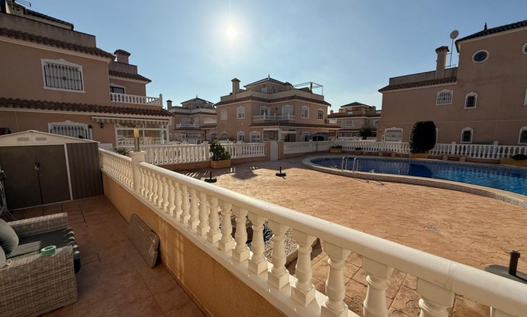 Sale - Semi-detached Villa - Torre de la Horadada