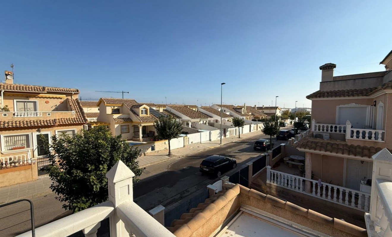 Sale - Semi-detached Villa - Torre de la Horadada