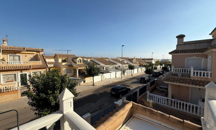 Sale - Semi-detached Villa - Torre de la Horadada