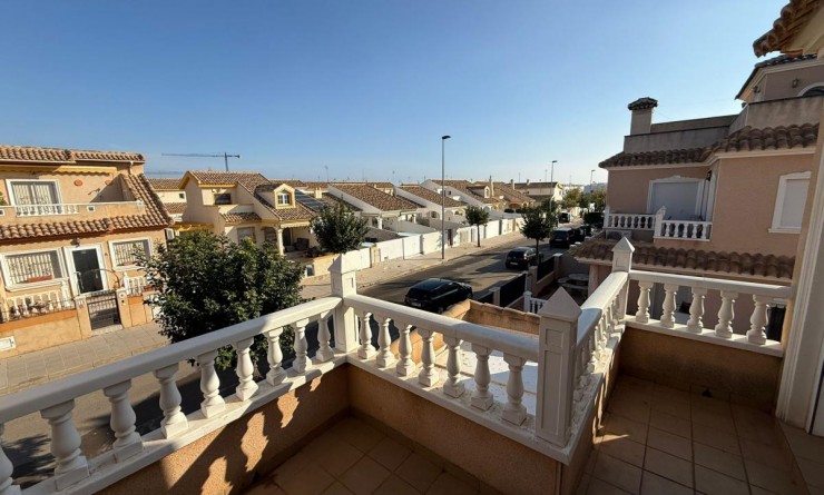 Sale - Semi-detached Villa - Torre de la Horadada