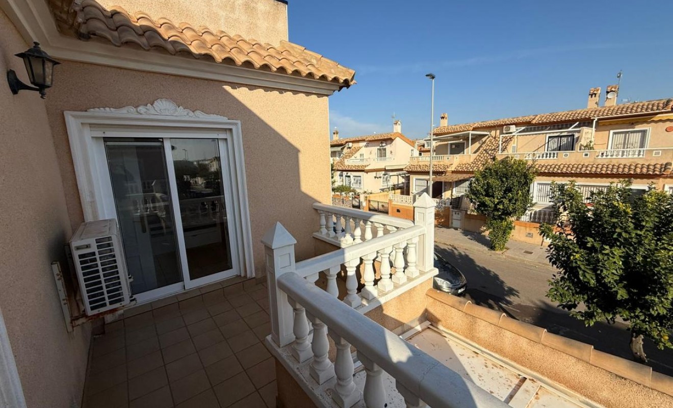 Sale - Semi-detached Villa - Torre de la Horadada