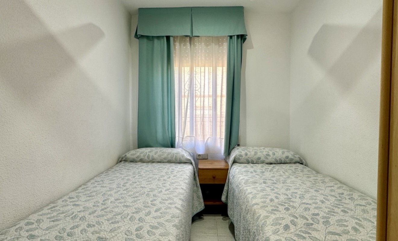 Sale - Bungalow - Orihuela Costa - Playa Flamenca