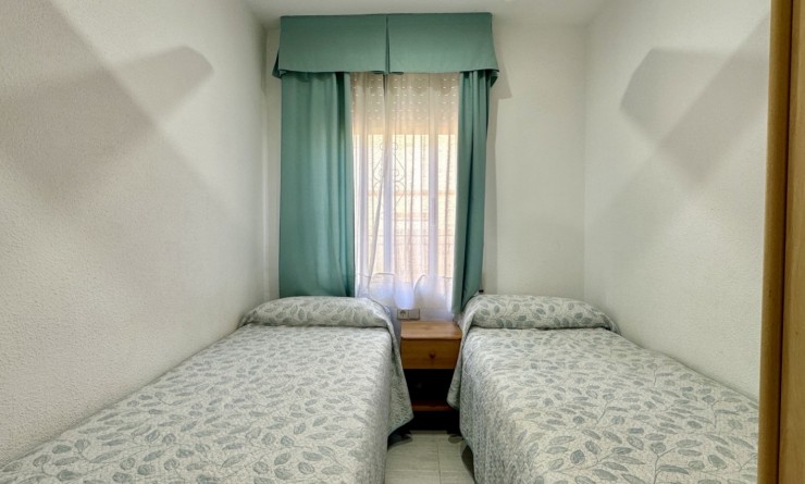 Sale - Bungalow - Orihuela Costa - Playa Flamenca