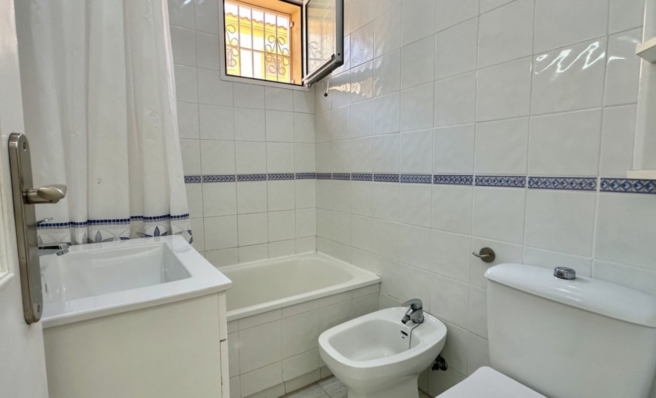 Sale - Bungalow - Orihuela Costa - Playa Flamenca