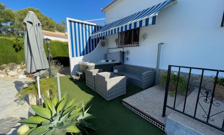 Wederverkoop - Detached villa - l'Alfas del Pi