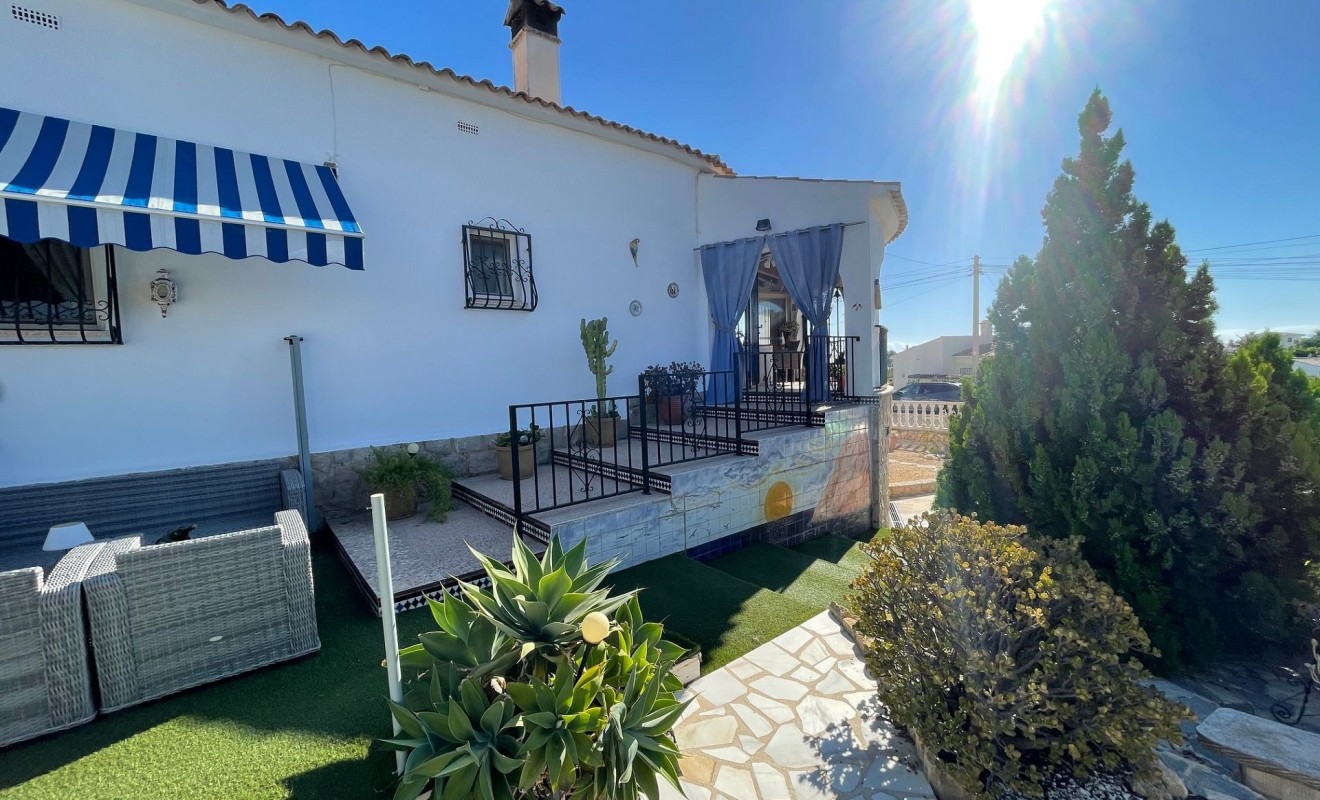 Wederverkoop - Detached villa - l'Alfas del Pi