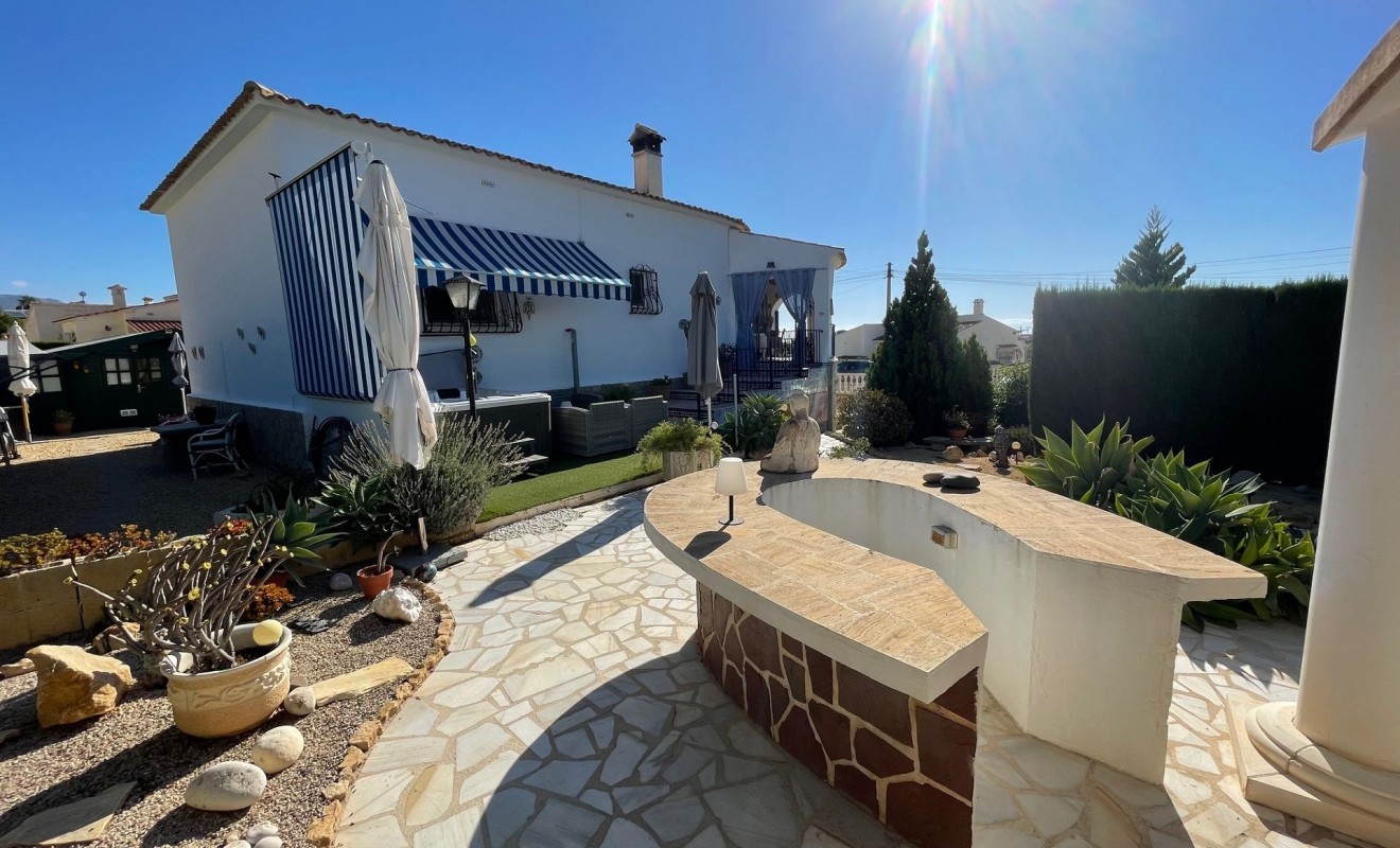Wederverkoop - Detached villa - l'Alfas del Pi