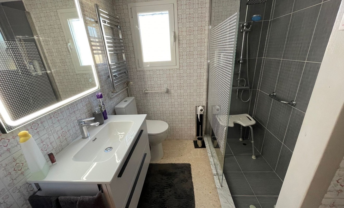 Wederverkoop - Detached villa - l'Alfas del Pi