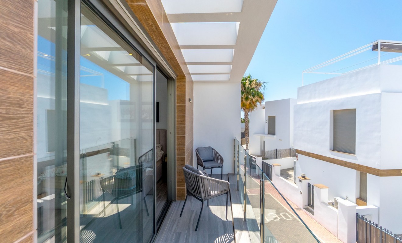 Sale - Villa - Orihuela Costa - Villamartín