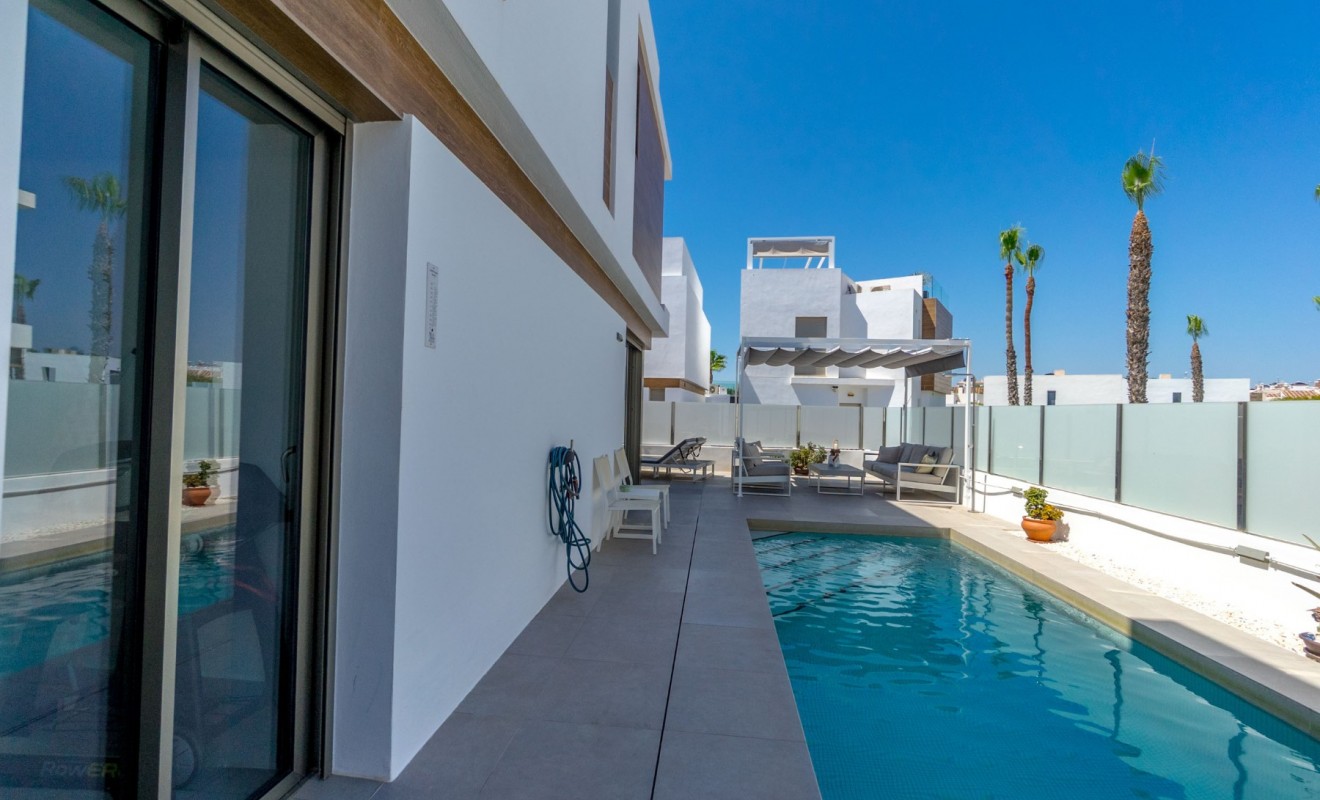 Sale - Villa - Orihuela Costa - Villamartín