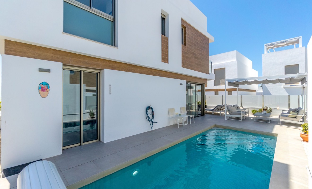 Sale - Villa - Orihuela Costa - Villamartín