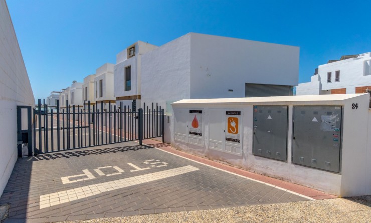 Sale - Villa - Orihuela Costa - Villamartín
