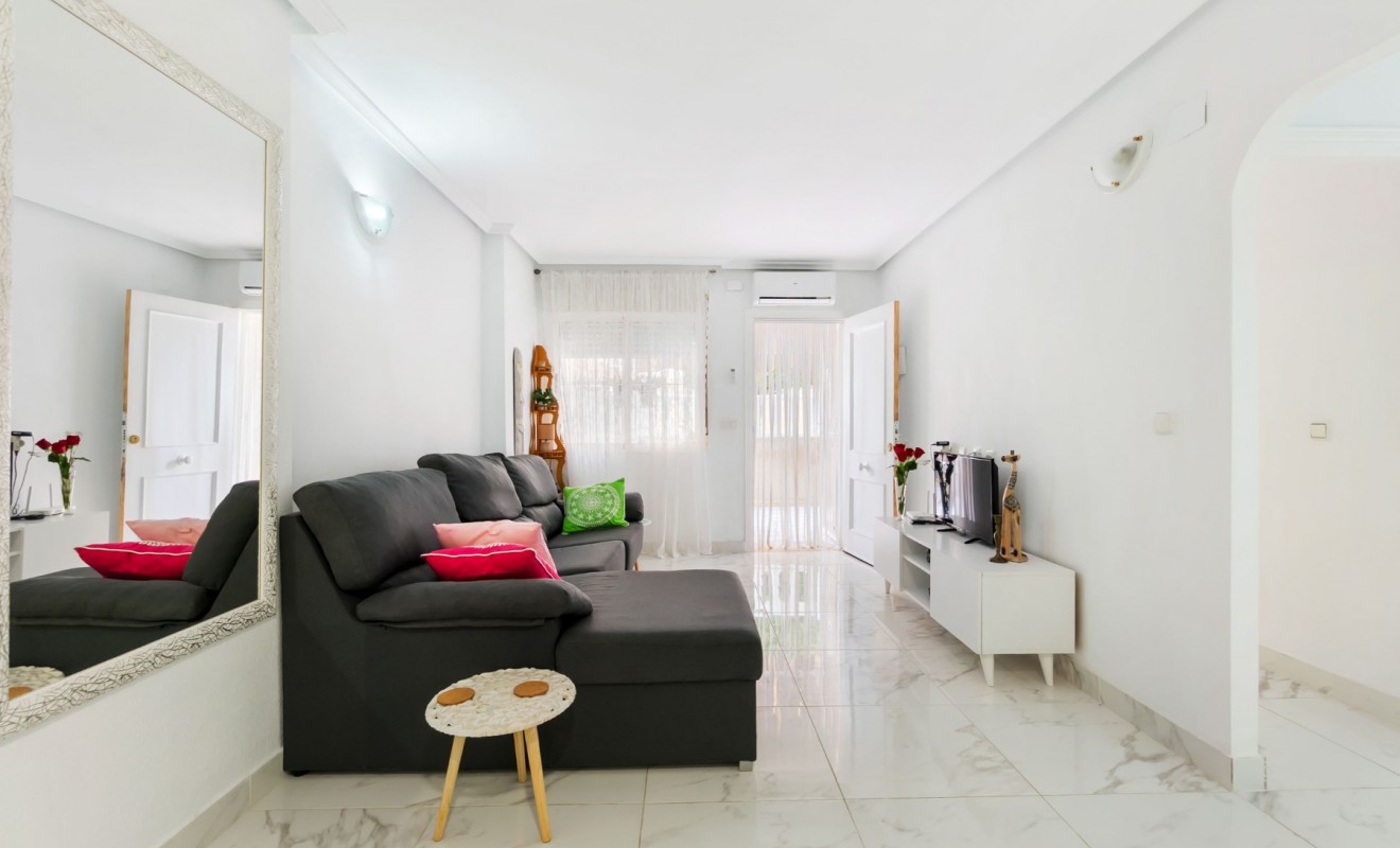 Sale - Apartment - Torrevieja - Centro