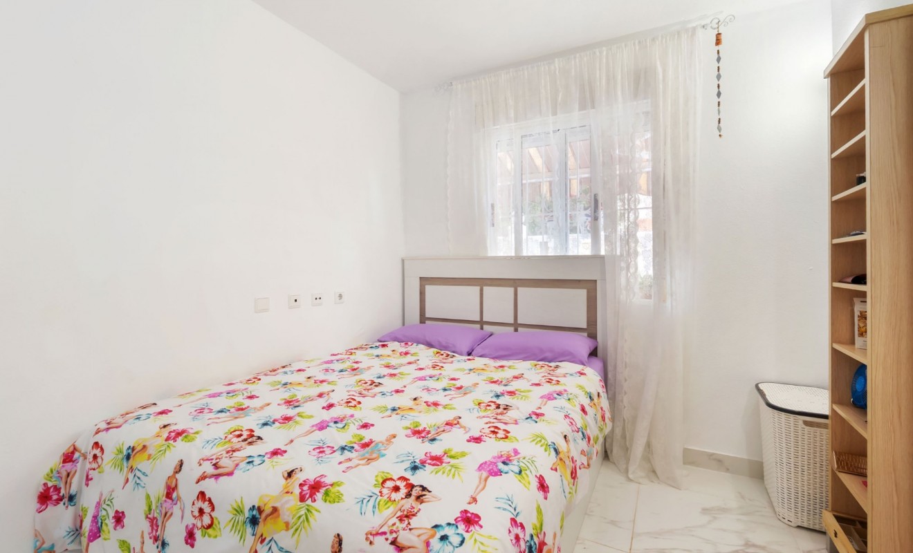 Sale - Apartment - Torrevieja - Centro