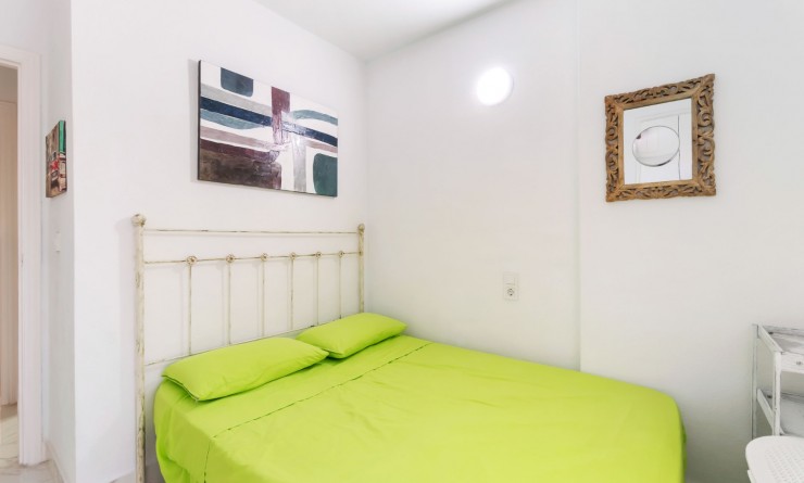 Sale - Apartment - Torrevieja - Centro