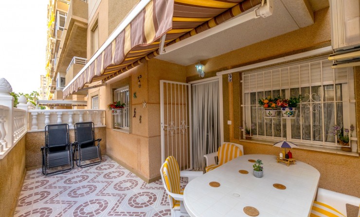 Sale - Apartment - Torrevieja - Centro