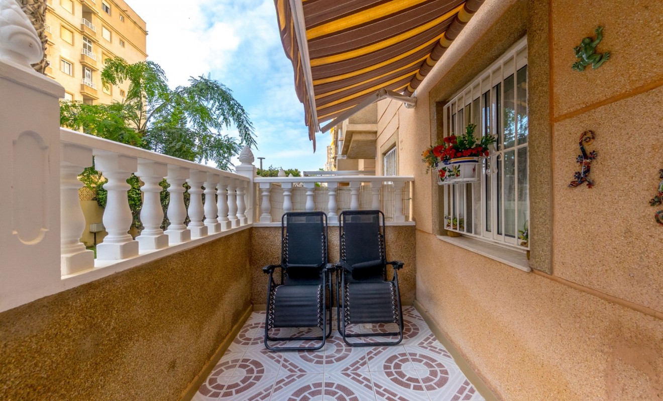 Sale - Apartment - Torrevieja - Centro