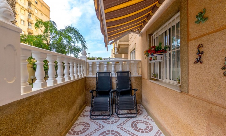 Sale - Apartment - Torrevieja - Centro