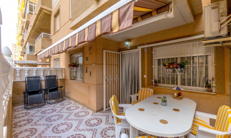 Sale - Apartment - Torrevieja - Centro