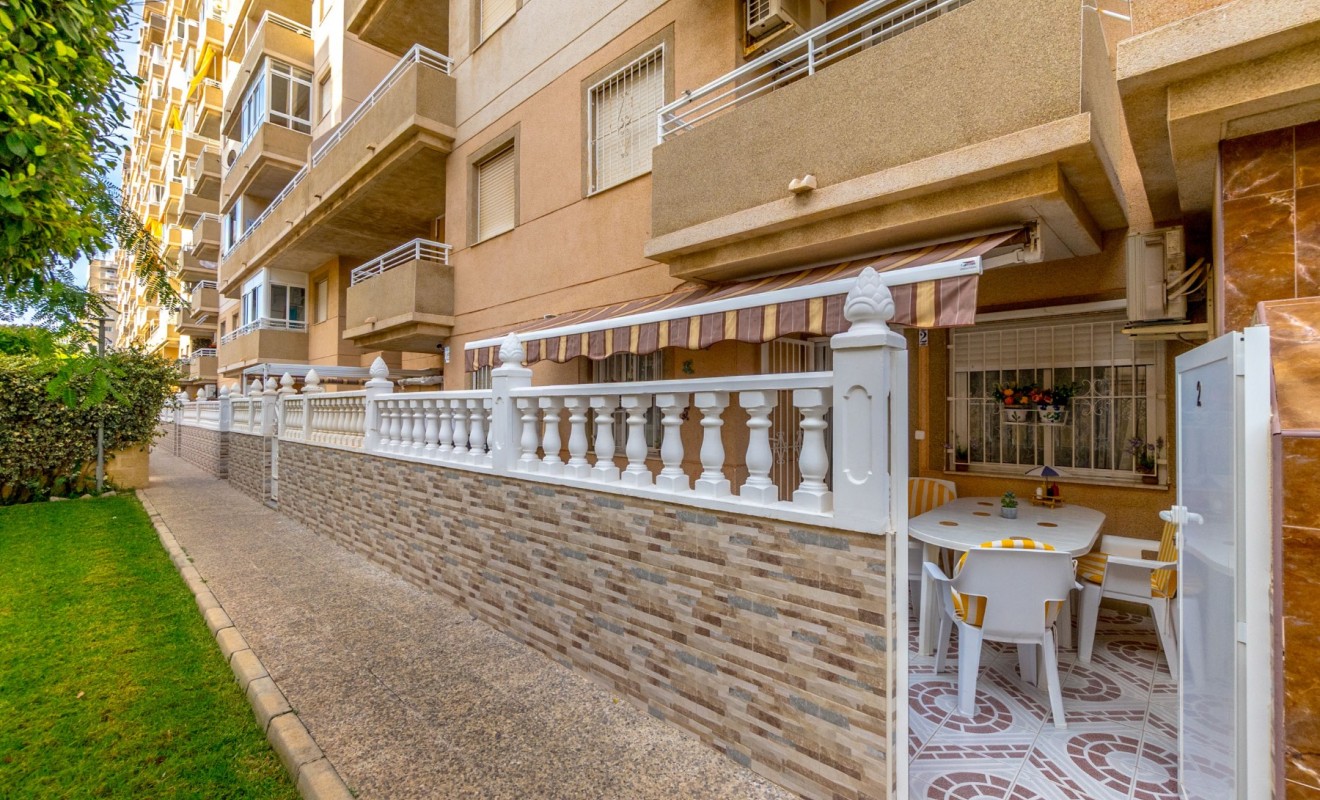Sale - Apartment - Torrevieja - Centro