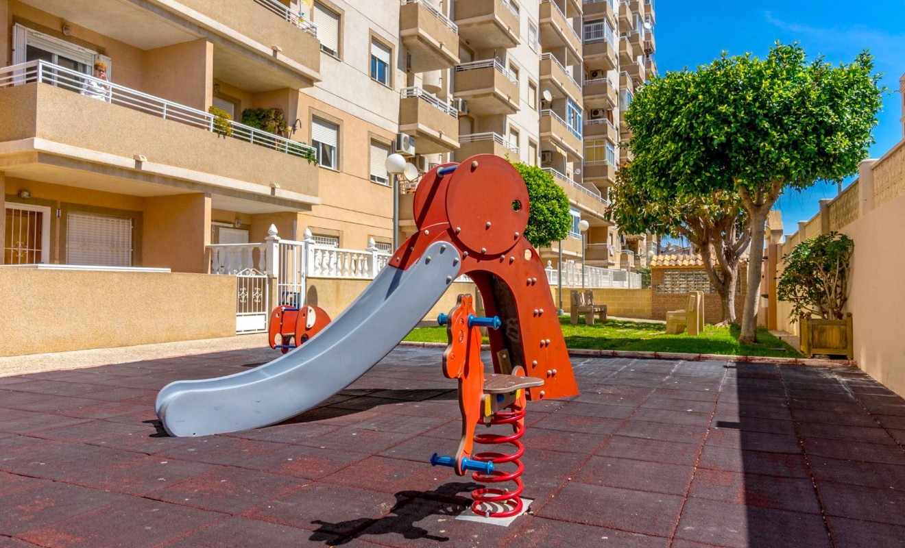 Sale - Apartment - Torrevieja - Centro