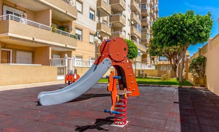 Sale - Apartment - Torrevieja - Centro