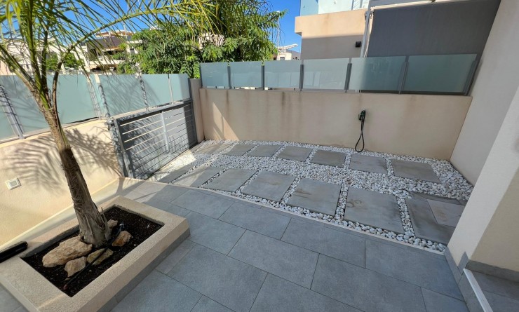 Wederverkoop - Villa - Mil Palmeras - Costa Blanca Sur