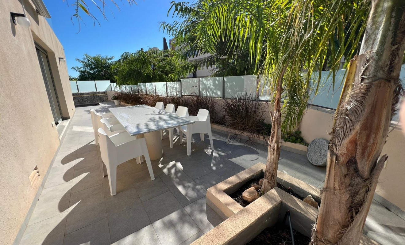 Wederverkoop - Villa - Mil Palmeras - Costa Blanca Sur