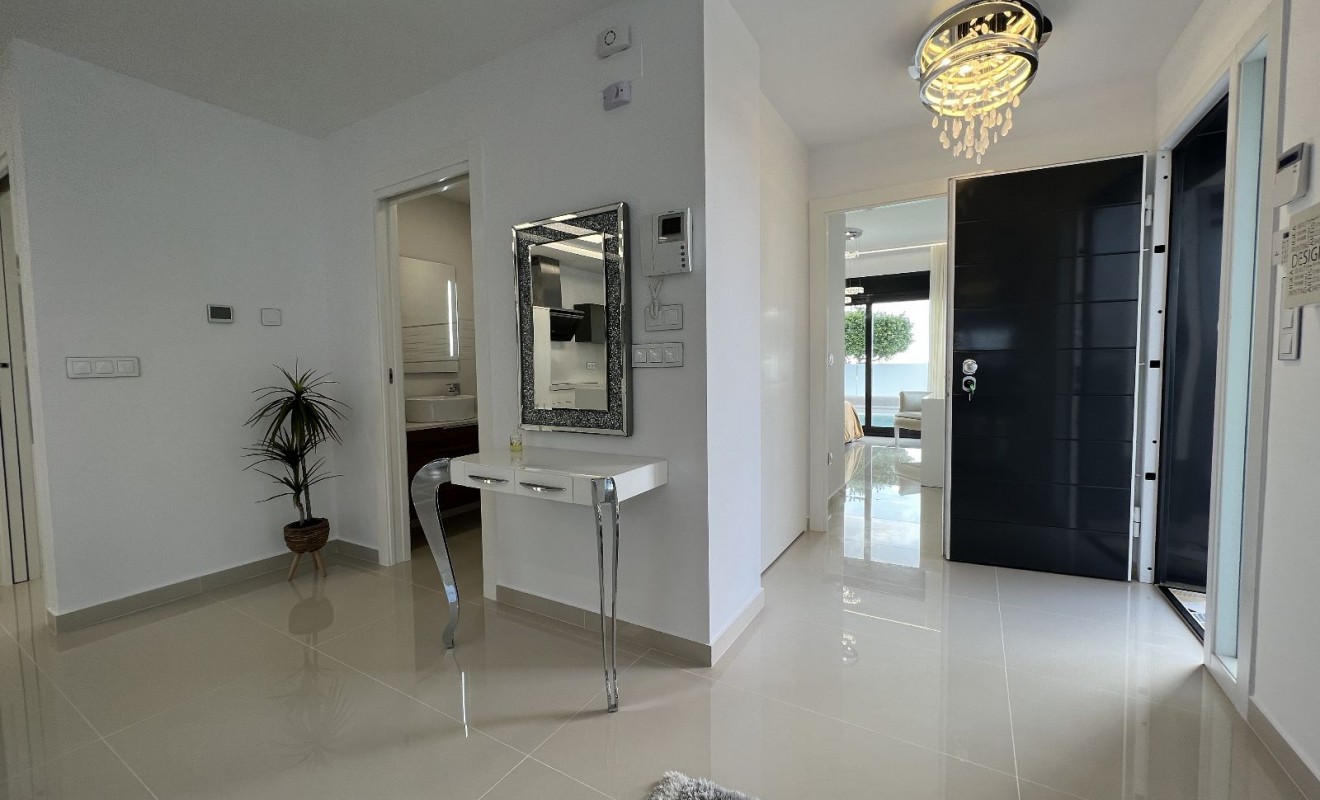 Sale - Villa - San Miguel de Salinas - Costa Blanca Sur