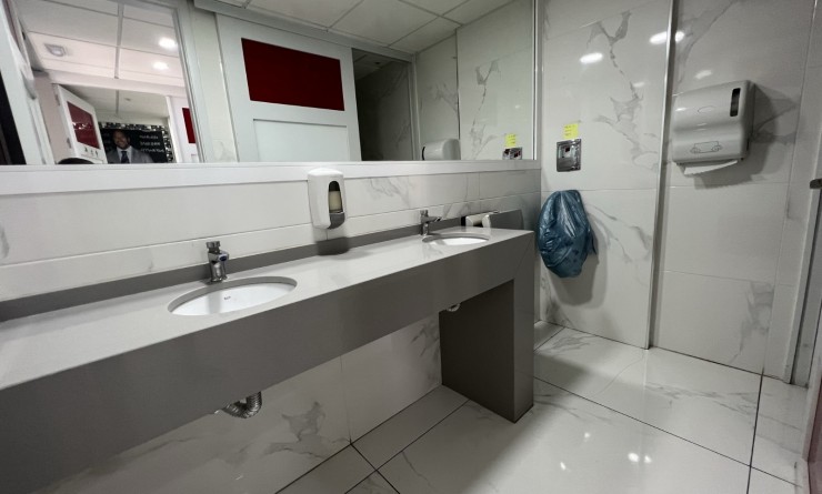 Wederverkoop - commercial_building - Torrevieja - Costa Blanca Sur