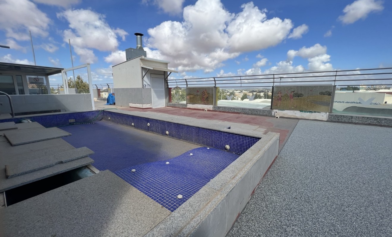 Wederverkoop - commercial_building - Torrevieja - Costa Blanca Sur