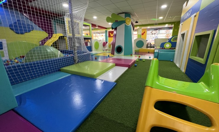 Wederverkoop - commercial_building - Torrevieja - Costa Blanca Sur