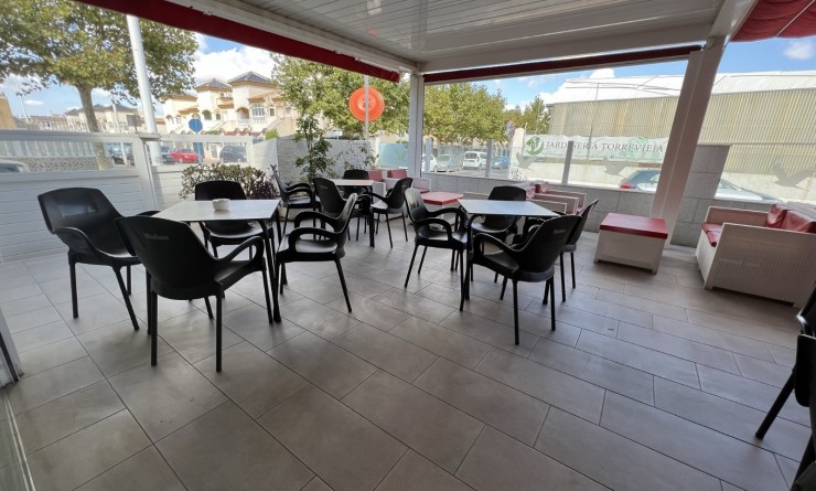 Wederverkoop - commercial_building - Torrevieja - Costa Blanca Sur