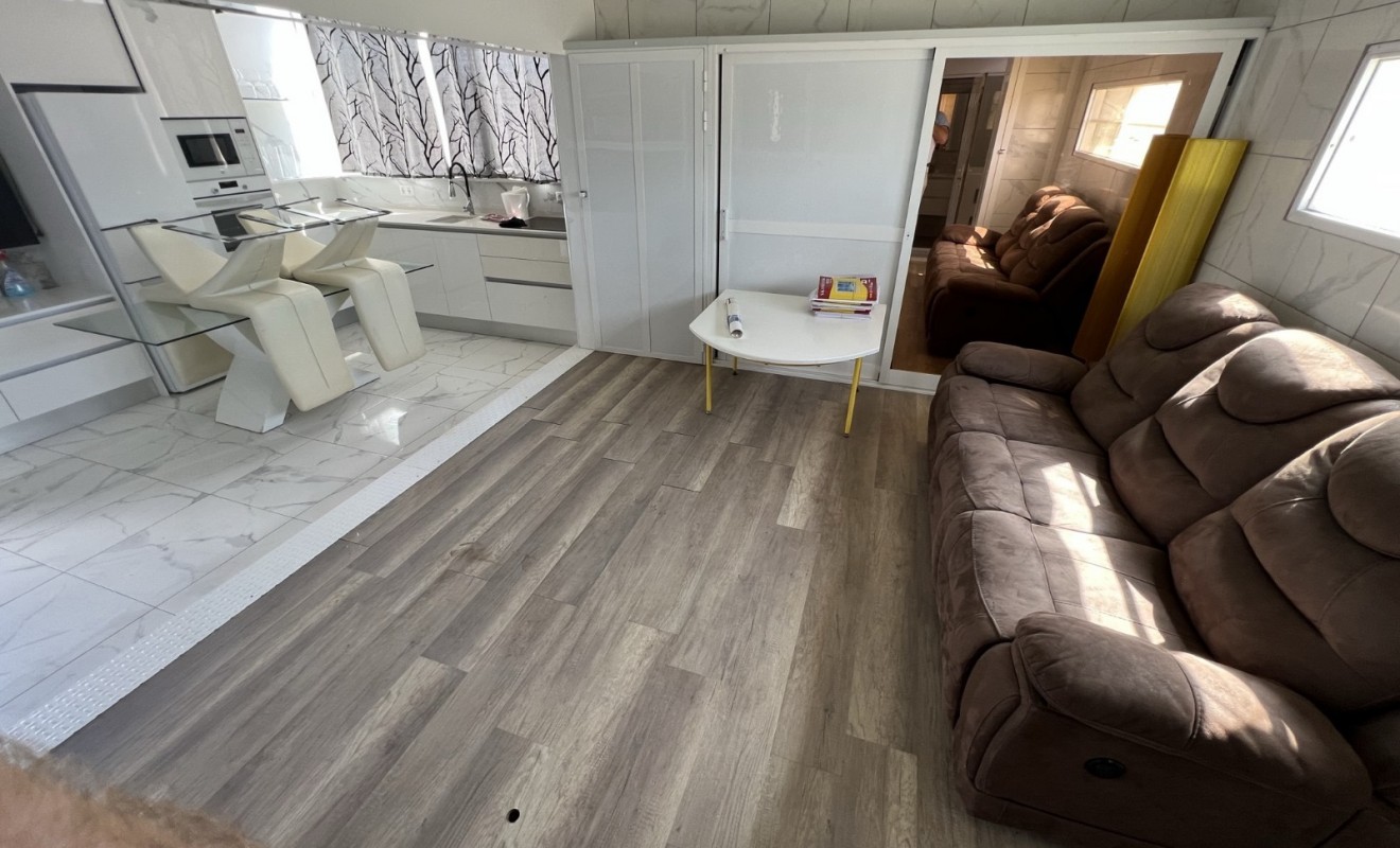 Wederverkoop - commercial_building - Torrevieja - Costa Blanca Sur