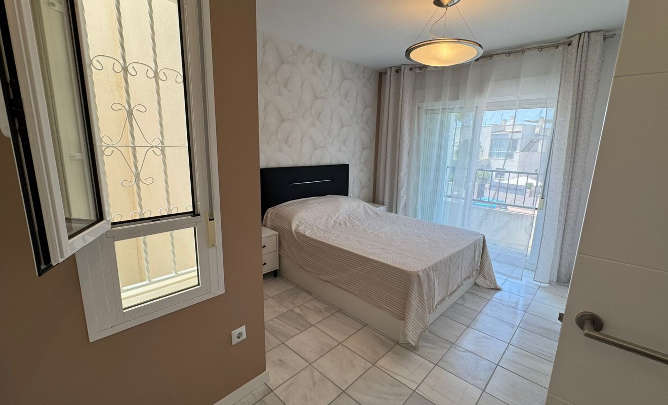 Sale - semi_detached_house - Torrevieja - Costa Blanca Sur